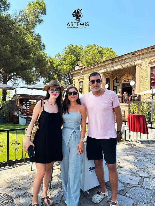 Aslıhan Güner ve Mert Kılıç Şirince Artemis Restaurant’ı Ziyaret Etti